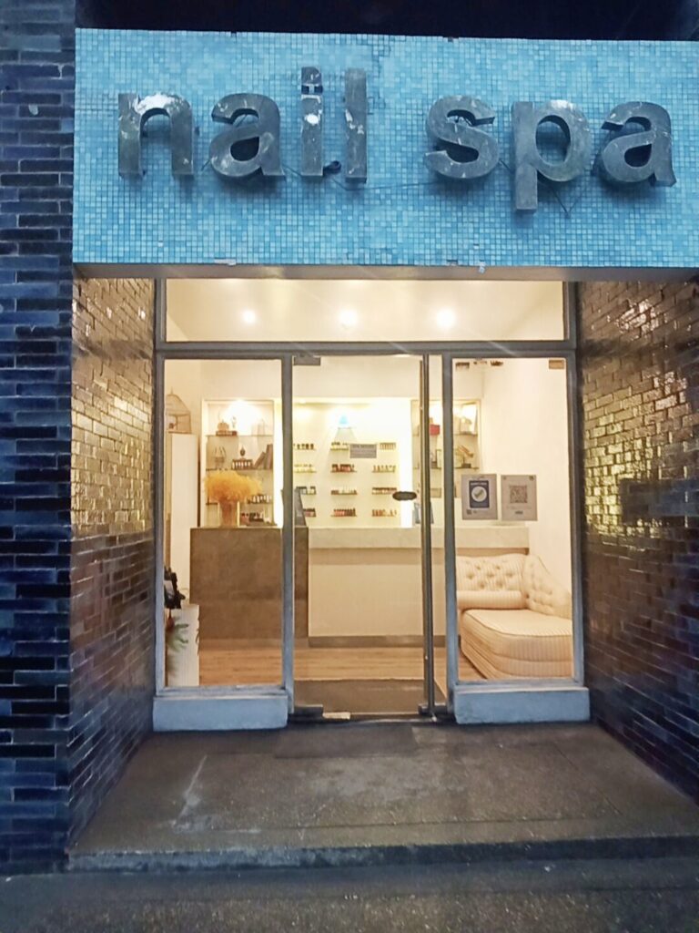 Nail spa